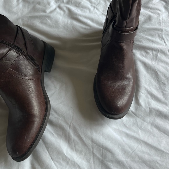 Brown knee boots - Picture 3 of 7